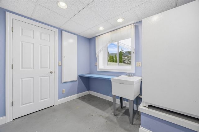 1753 Maplewood Drive, Farmington, NY 14425