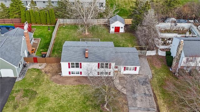 1753 Maplewood Drive, Farmington, NY 14425