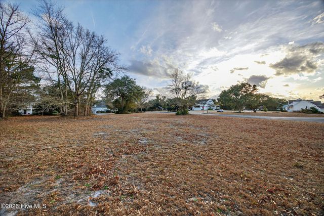 32 Salt Marsh Lane, Hampstead, NC 28443