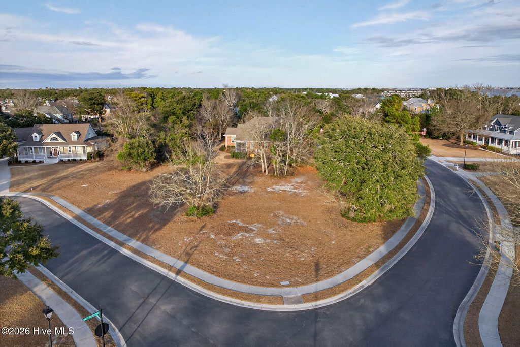 32 Salt Marsh Lane, Hampstead, NC 28443