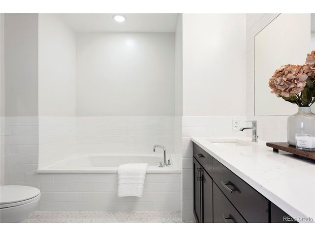 2958 Syracuse St 306, Denver, CO 80238