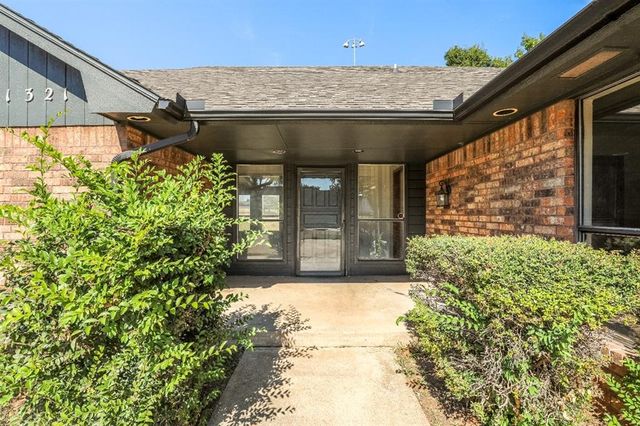 1321 Harding Avenue, Edmond, OK 73034