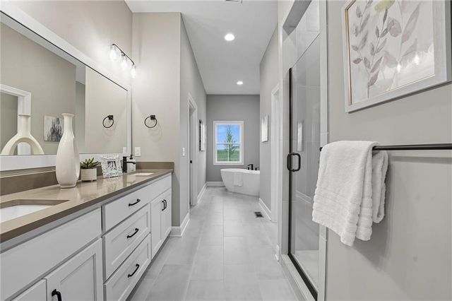 4432 Tee Box Drive, Basehor, KS 66007