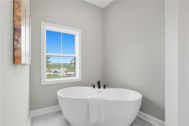 4432 Tee Box Drive, Basehor, KS 66007