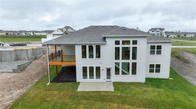 4432 Tee Box Drive, Basehor, KS 66007