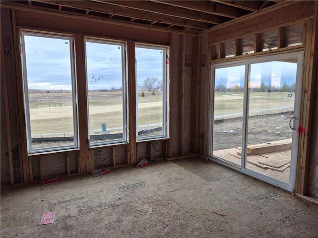 4432 Tee Box Drive, Basehor, KS 66007