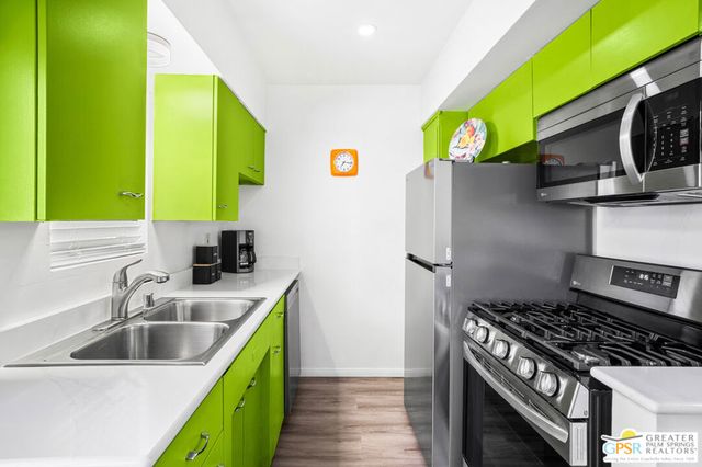 2290 S Palm Canyon Drive 2, Palm Springs, CA 92264