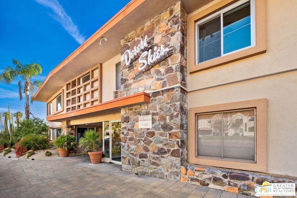 2290 S Palm Canyon Drive 2, Palm Springs, CA 92264