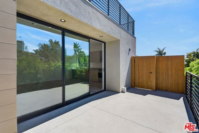 1853 12th Street C, Santa Monica, CA 90404
