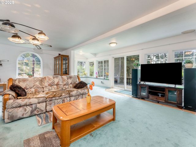 22161 LINDBERG Rd, Clatskanie, OR 97016