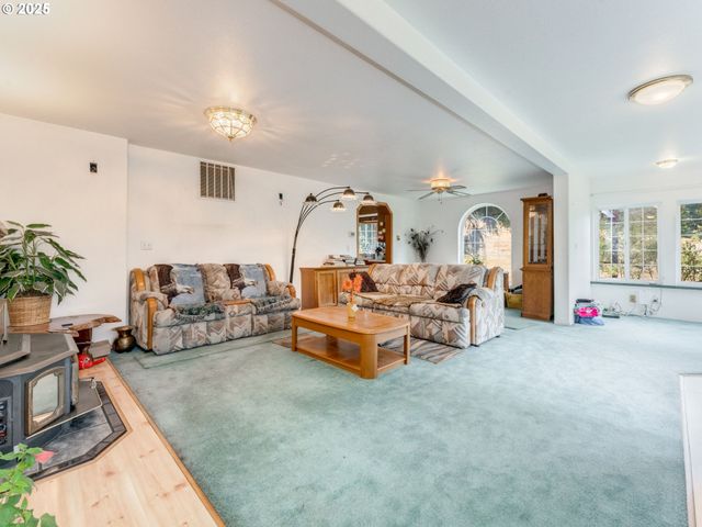 22161 LINDBERG Rd, Clatskanie, OR 97016