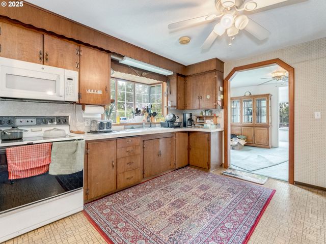 22161 LINDBERG Rd, Clatskanie, OR 97016