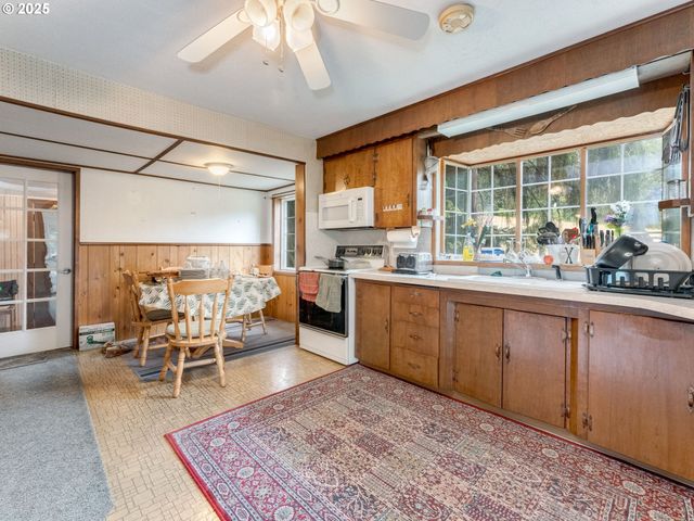 22161 LINDBERG Rd, Clatskanie, OR 97016