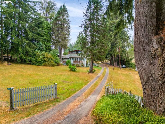 22161 LINDBERG Rd, Clatskanie, OR 97016