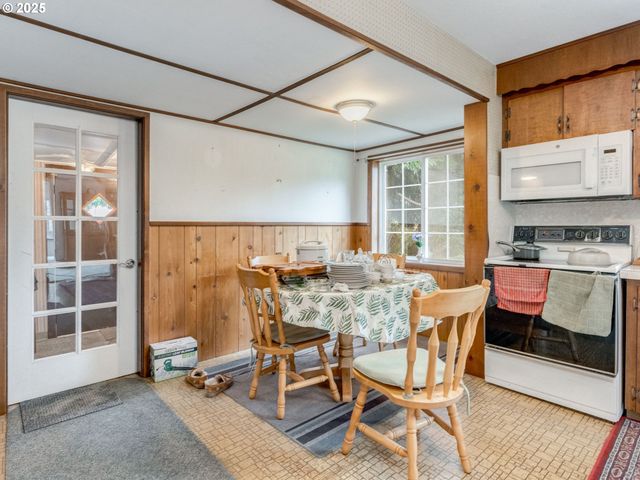 22161 LINDBERG Rd, Clatskanie, OR 97016