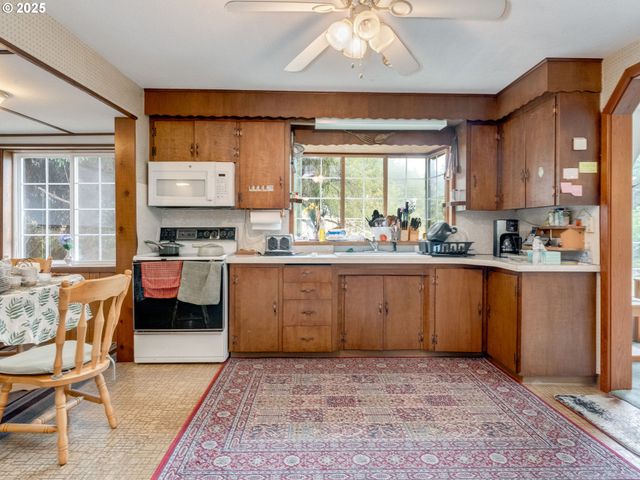 22161 LINDBERG Rd, Clatskanie, OR 97016