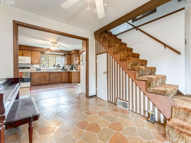 22161 LINDBERG Rd, Clatskanie, OR 97016