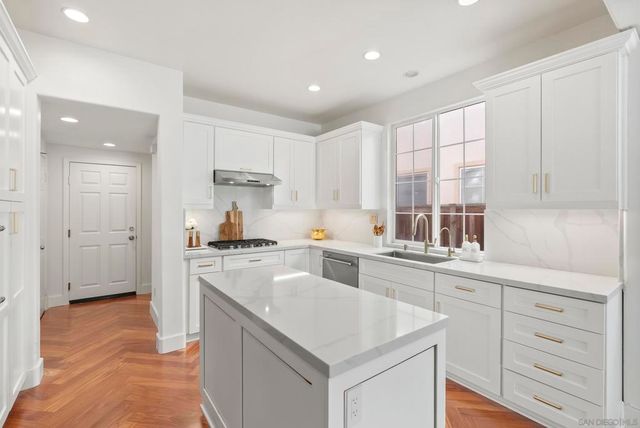 1719 Thorley Way, San Marcos, CA 92078