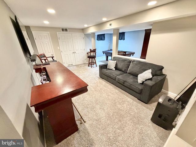 24 WOODYFIELD LN, Delran, NJ 08075