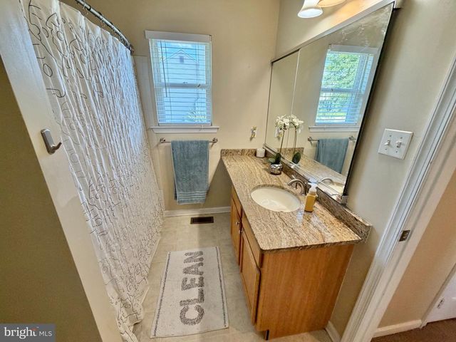24 WOODYFIELD LN, Delran, NJ 08075