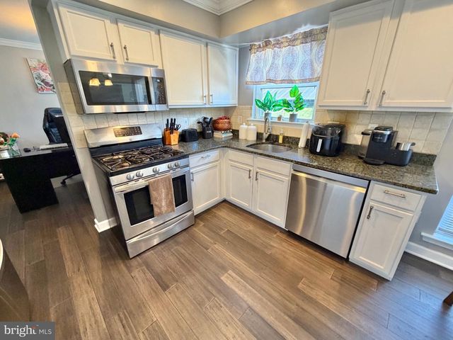 24 WOODYFIELD LN, Delran, NJ 08075