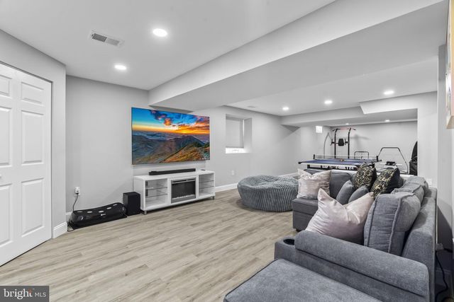 122 CHURCH RD, Jenkintown, PA 19046