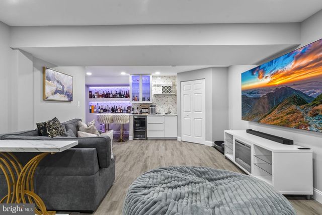 122 CHURCH RD, Jenkintown, PA 19046