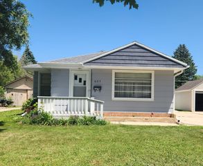 607 6th Avenue SW, Pipestone, MN 56164