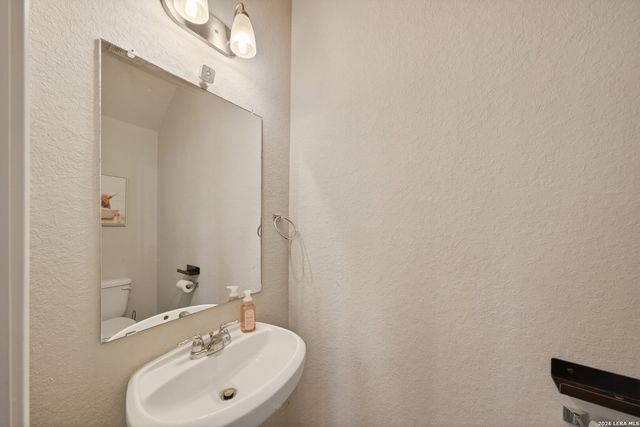 5910 Frisbee Path, Converse, TX 78109