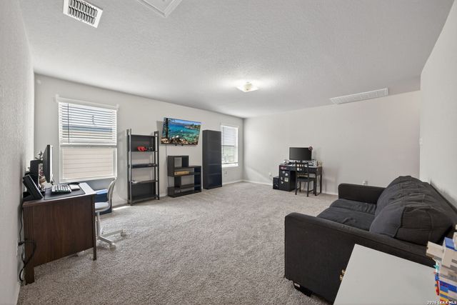 5910 Frisbee Path, Converse, TX 78109