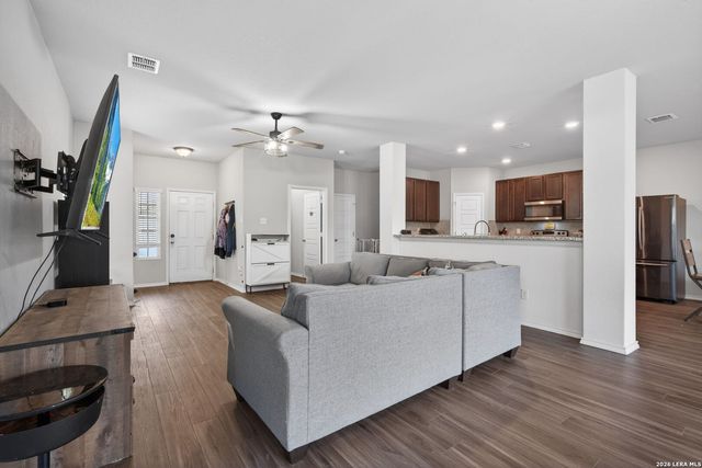 5910 Frisbee Path, Converse, TX 78109