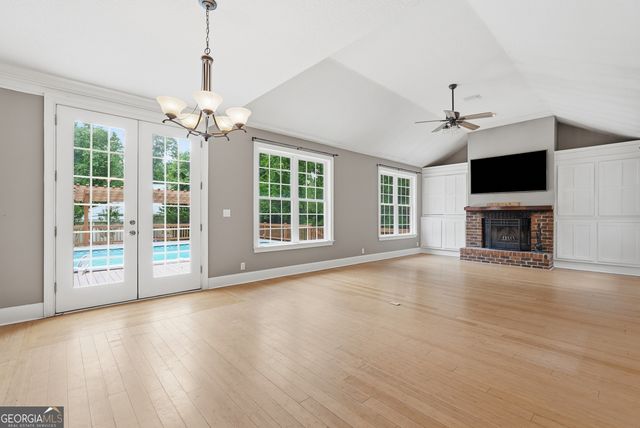 72 Bonnie Reed Passage, Midway, GA 31320