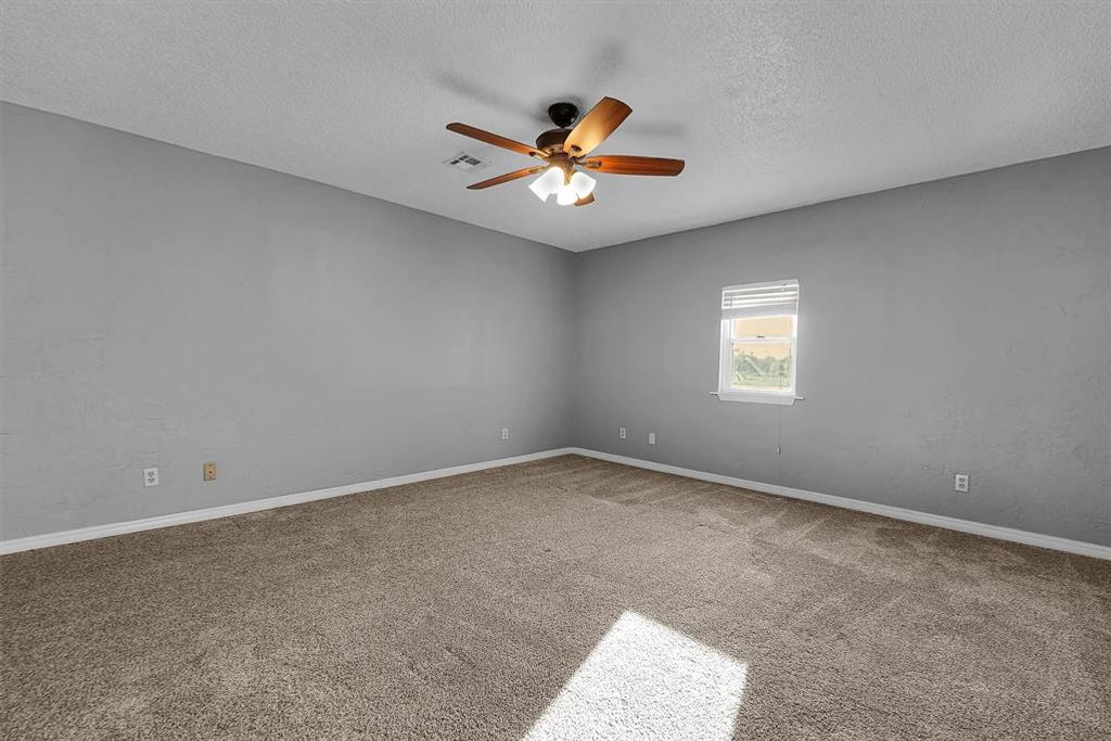 Image 14 of property listing at 22904 N County Road 1840 Road, Mangum, OK 73554