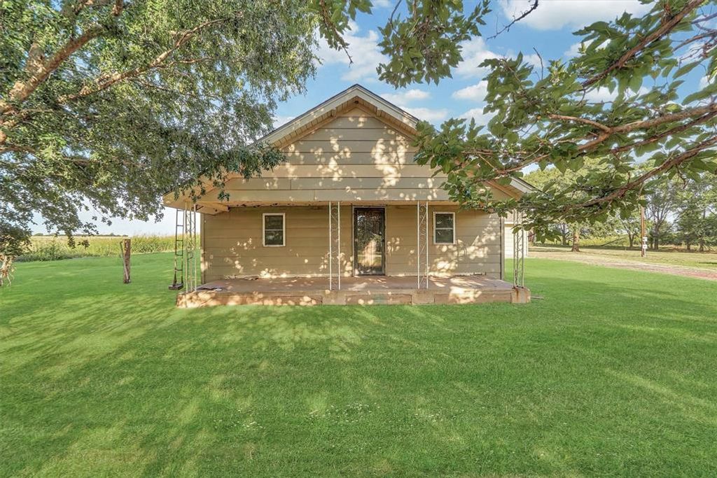 Image 2 of property listing at 22904 N County Road 1840 Road, Mangum, OK 73554