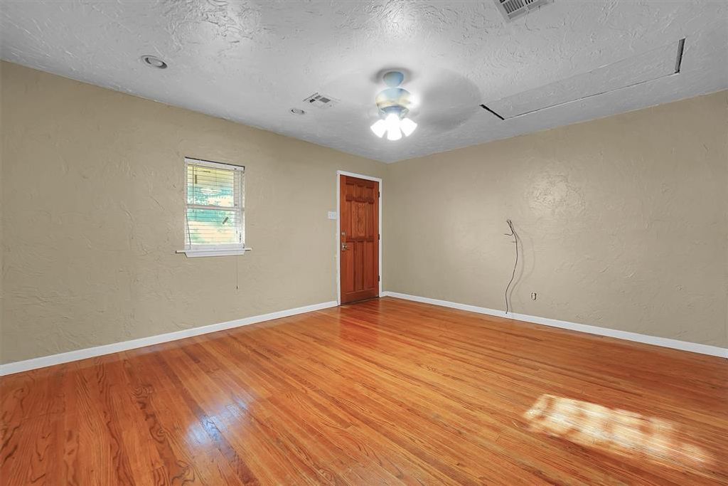 Image 6 of property listing at 22904 N County Road 1840 Road, Mangum, OK 73554