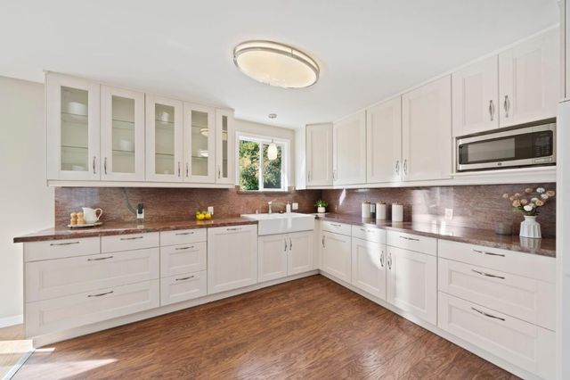 3544 Spring Street, Redwood City, CA 94063