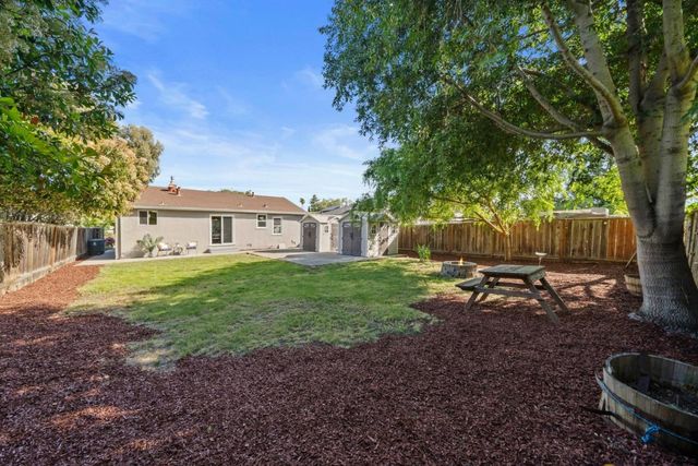 3544 Spring Street, Redwood City, CA 94063