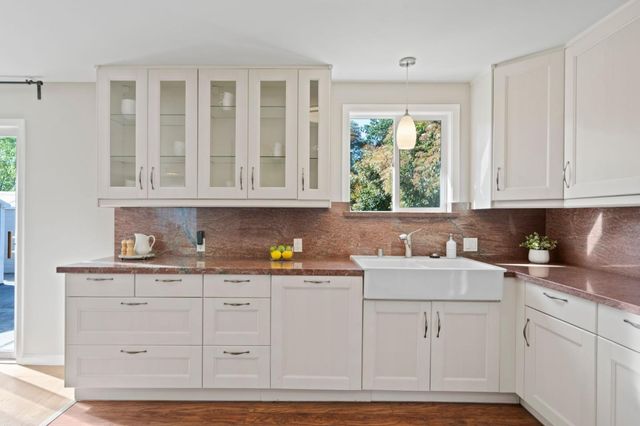 3544 Spring Street, Redwood City, CA 94063