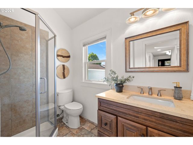 7004 Ne EVERETT St, Portland, OR 97213