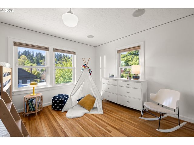 7004 Ne EVERETT St, Portland, OR 97213