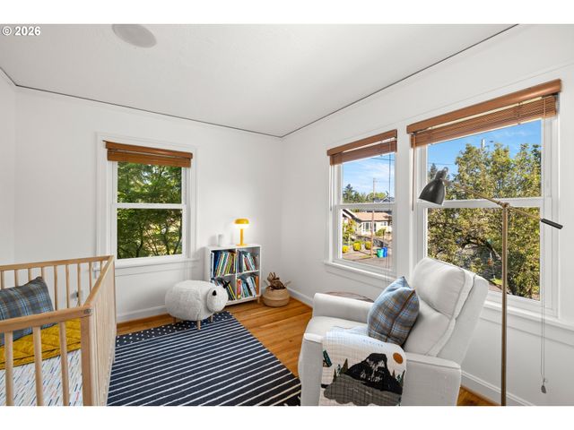 7004 Ne EVERETT St, Portland, OR 97213