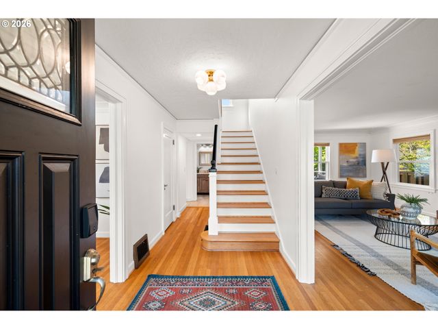 7004 Ne EVERETT St, Portland, OR 97213