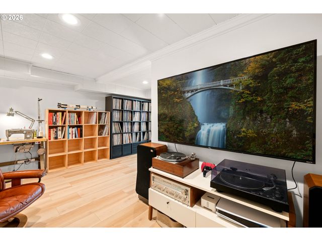 7004 Ne EVERETT St, Portland, OR 97213