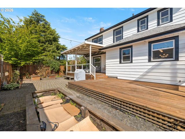 7004 Ne EVERETT St, Portland, OR 97213