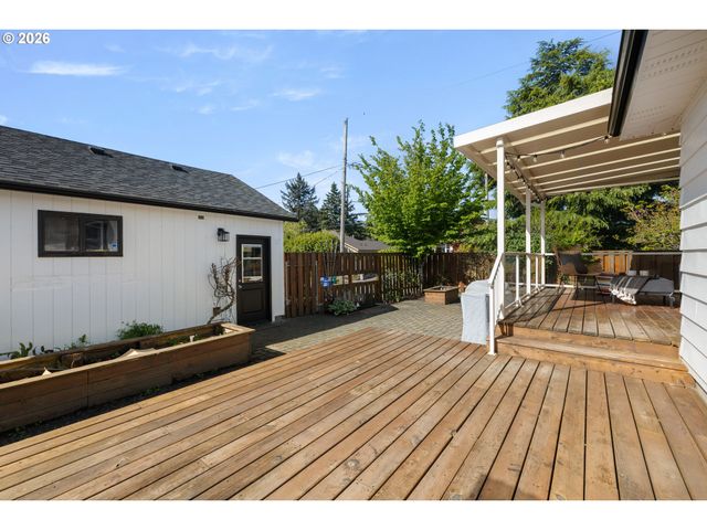 7004 Ne EVERETT St, Portland, OR 97213