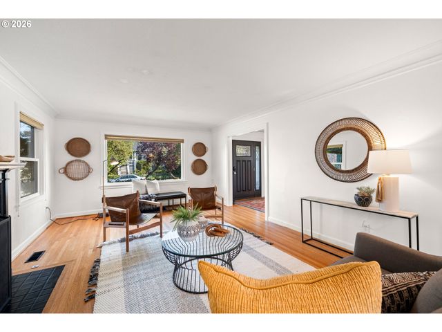 7004 Ne EVERETT St, Portland, OR 97213