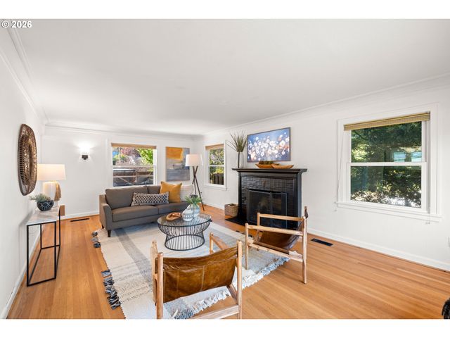 7004 Ne EVERETT St, Portland, OR 97213