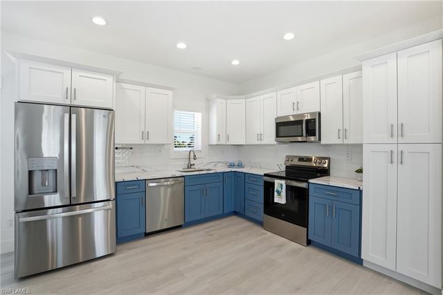 1 Fairview BLVD, Fort Myers Beach, FL 33931