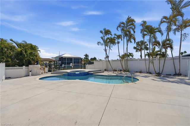1 Fairview BLVD, Fort Myers Beach, FL 33931