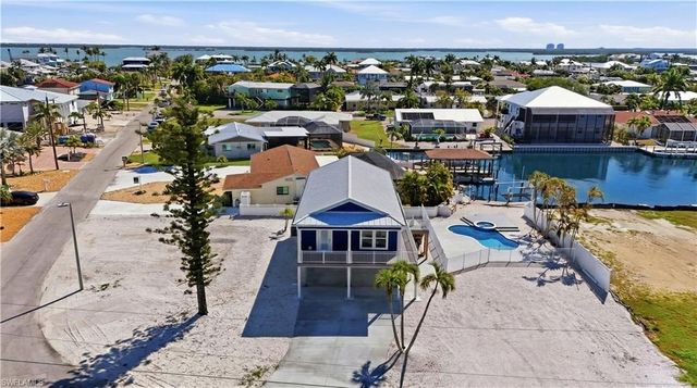 1 Fairview BLVD, Fort Myers Beach, FL 33931